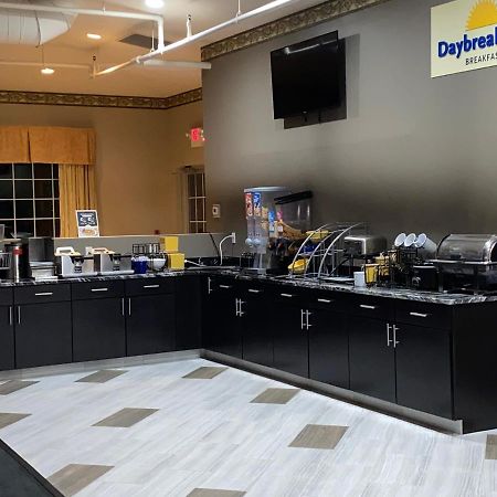 Days Inn By Wyndham Pentwater Esterno foto