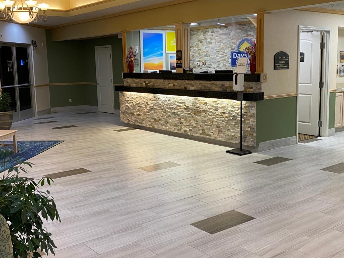 Days Inn By Wyndham Pentwater Esterno foto