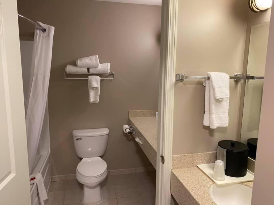 Days Inn By Wyndham Pentwater Esterno foto