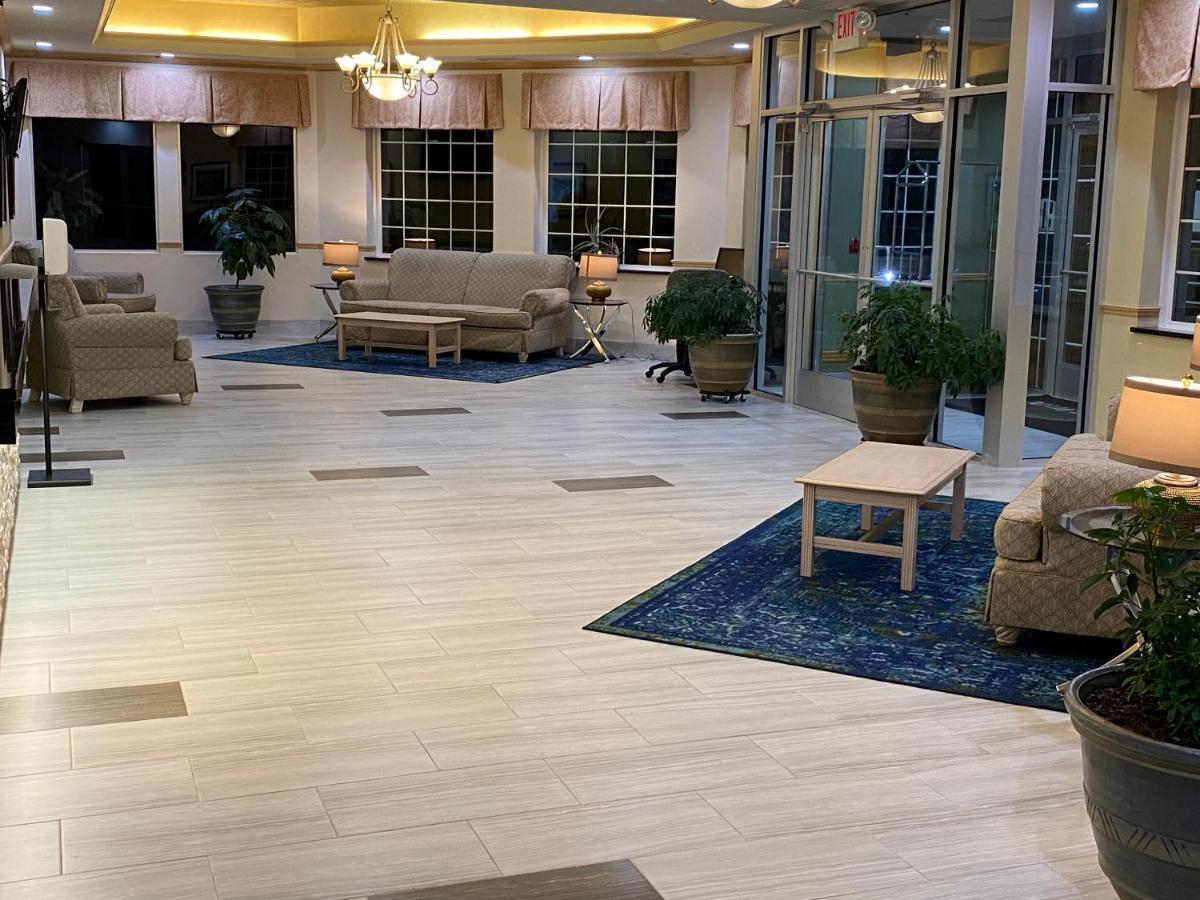 Days Inn By Wyndham Pentwater Esterno foto