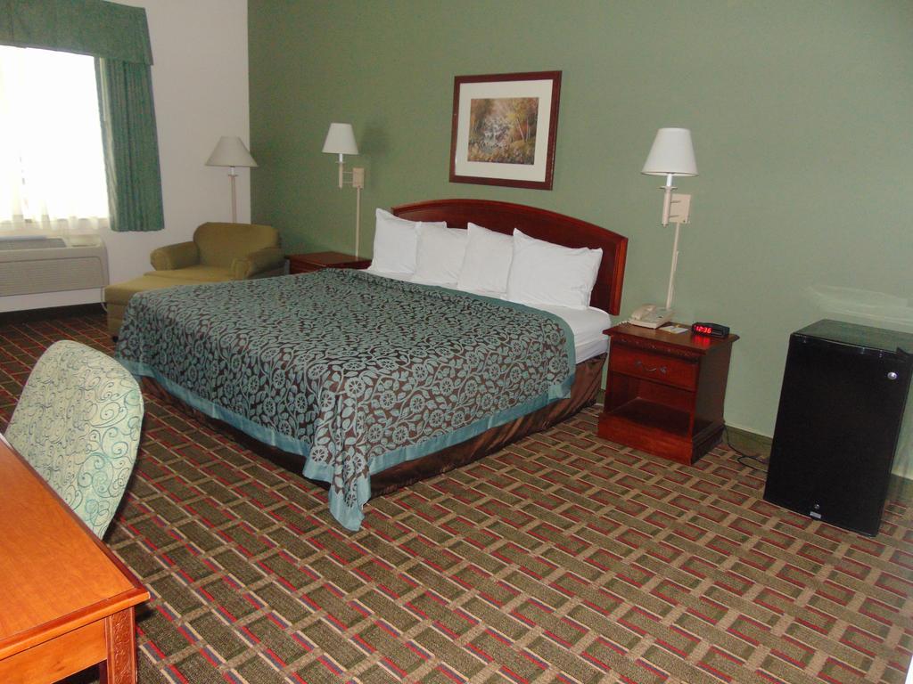 Days Inn By Wyndham Pentwater Esterno foto
