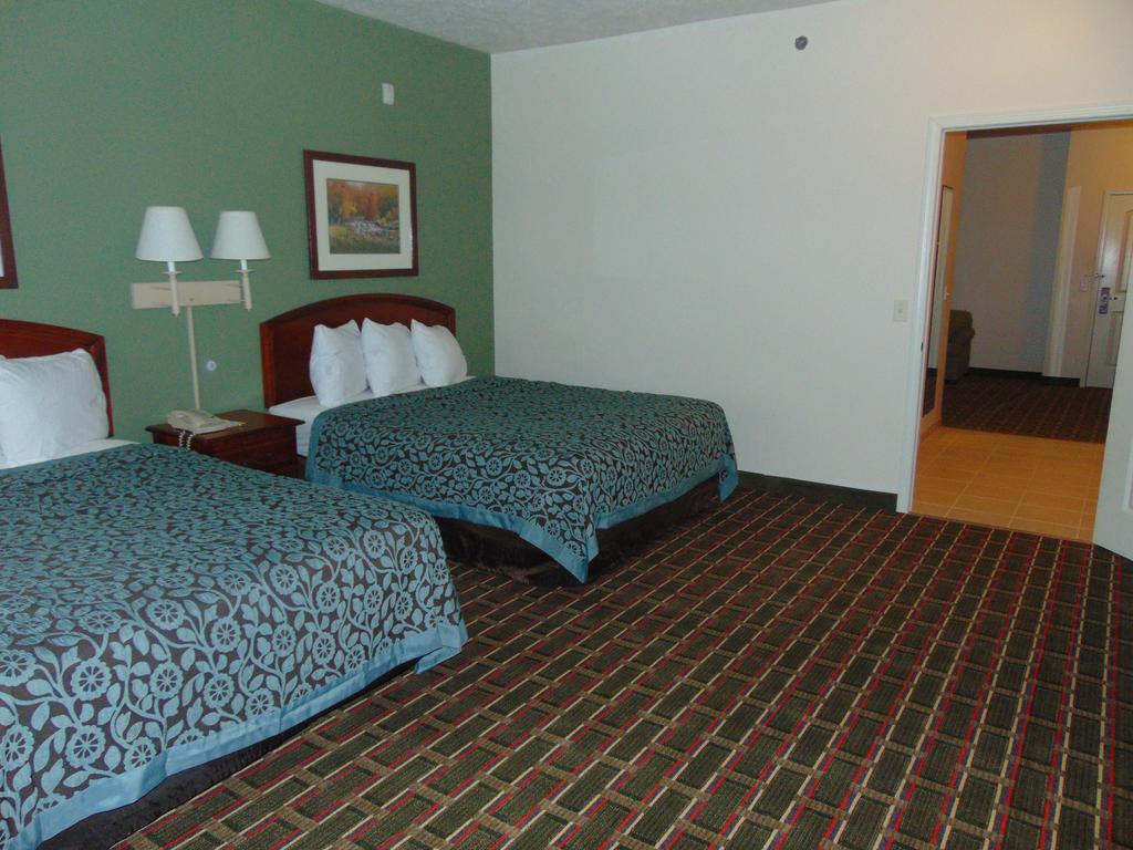 Days Inn By Wyndham Pentwater Esterno foto