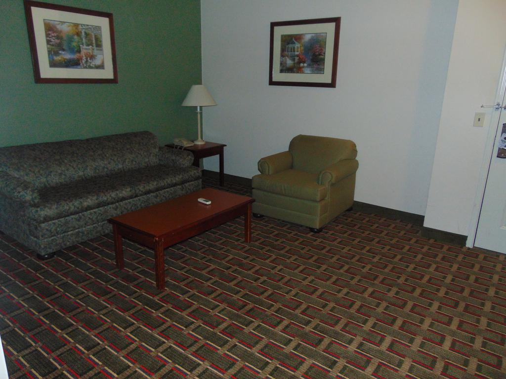Days Inn By Wyndham Pentwater Esterno foto