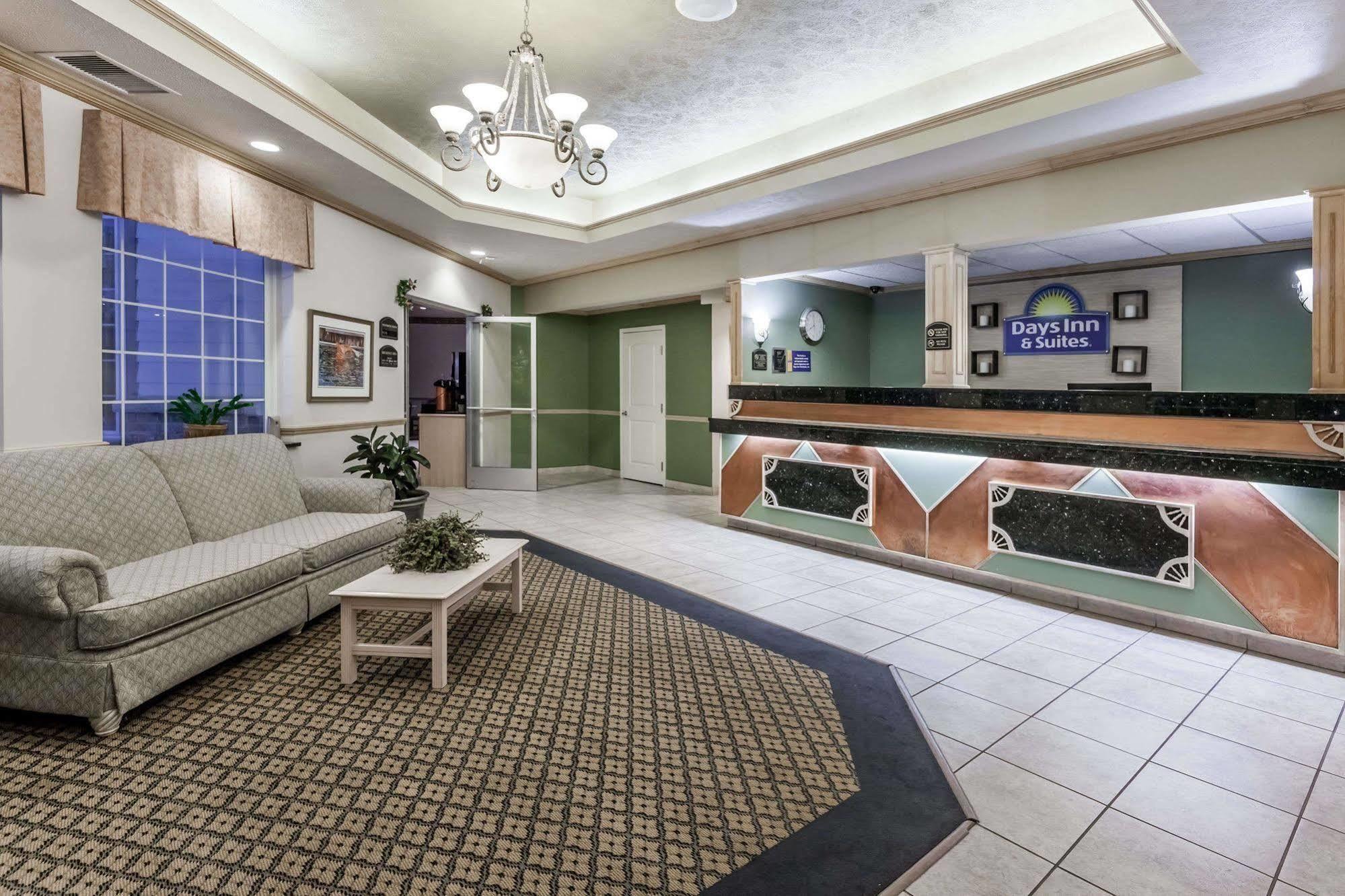Days Inn By Wyndham Pentwater Esterno foto
